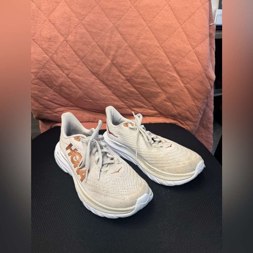 Hoka Cream and White Sneakers Size 7